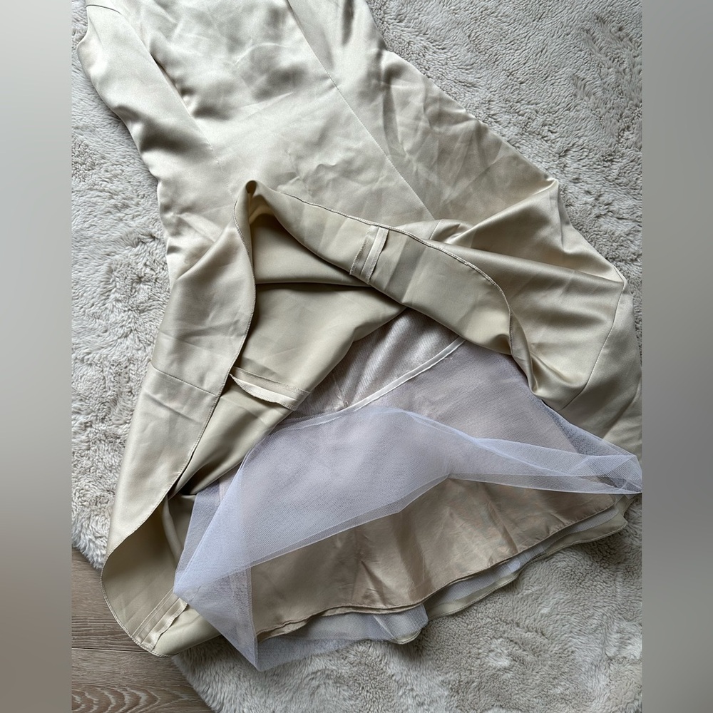 Dress - Picture 4 of 9